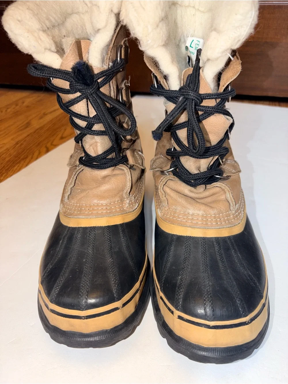 Women’s Sorel Caribou 7 Winter Snow Rain Hiking Boots Wool Sherpa Natural Rubber